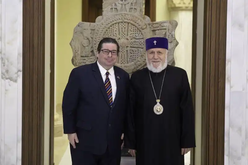 Ամենայն Հայոց Կաթողիկոսն ընդունեց Դոմինիկեան Հանրապետութեան նորանշանակ դեսպանին