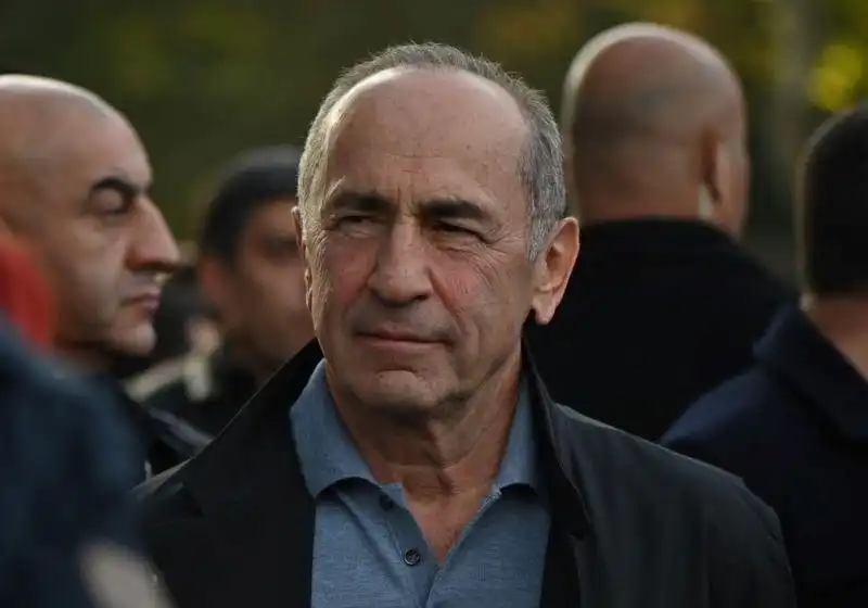 Ռոպերթ Քոչարեանը Հայաստանէն կը բացակայի դատարանի թոյլտւութեամբ. 2-րդ նախագահի գրասենեակ