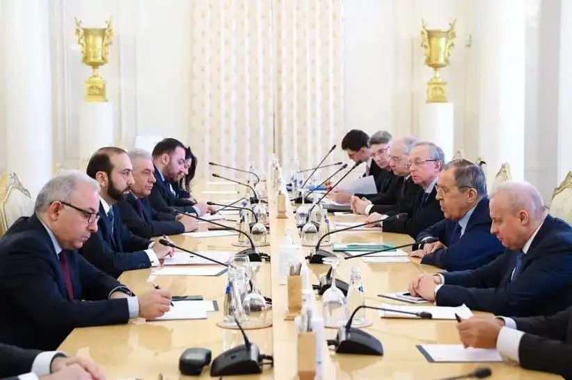 Առաջնահերթ խնդիրներէն է Լաչինի միջանցքի շուրջ իրավիճակի կարգաւորումը․ Լաւրով