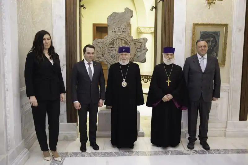 Ամենայն Հայոց Կաթողիկոսն ընդունած է ՌԴ Մուրմանսկի նահանգապետը  