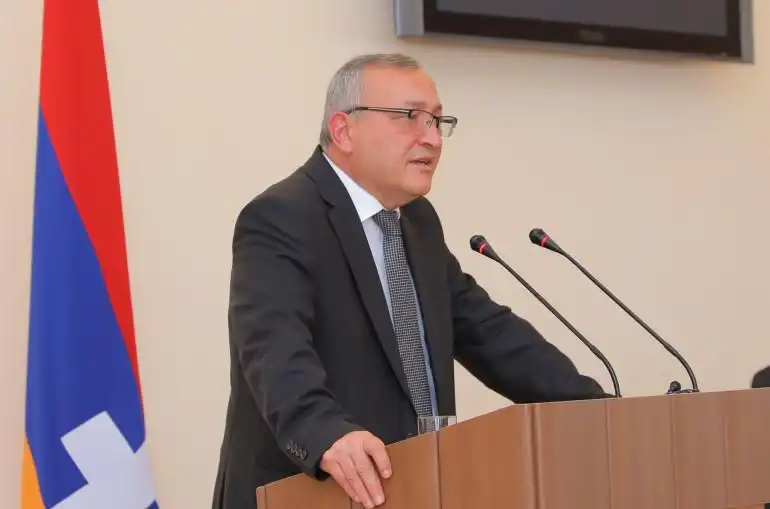 100 Օրէ, որ աշխարհը լուռ կերպով կը հետեւի փոքր Արցախի շուրջ գոյացող զարգացումներուն. Արթուր Թովմասեան 