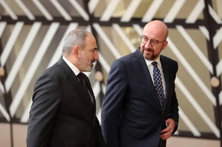 Փաշինեան Շարլ Միշէլ հեռախօսազրոյց 