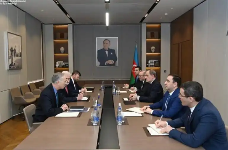 Լուի Պոնօն Պայրամովի հետ քննարկած է հայ-ատրպէյճանական կարգաւորումը