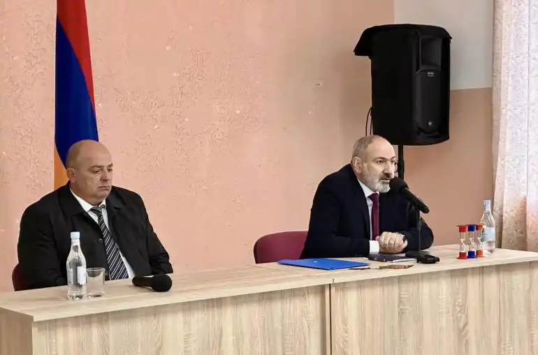 Փաշինեանը տաւուշցիներուն յայտնած է, որ 4 գիւղը պէտք է անյապաղ յանձնել Ատրպէյճանին, այլապէս պատերազմ կ՚ըլլայ․Հայրենի պատգամաւոր 