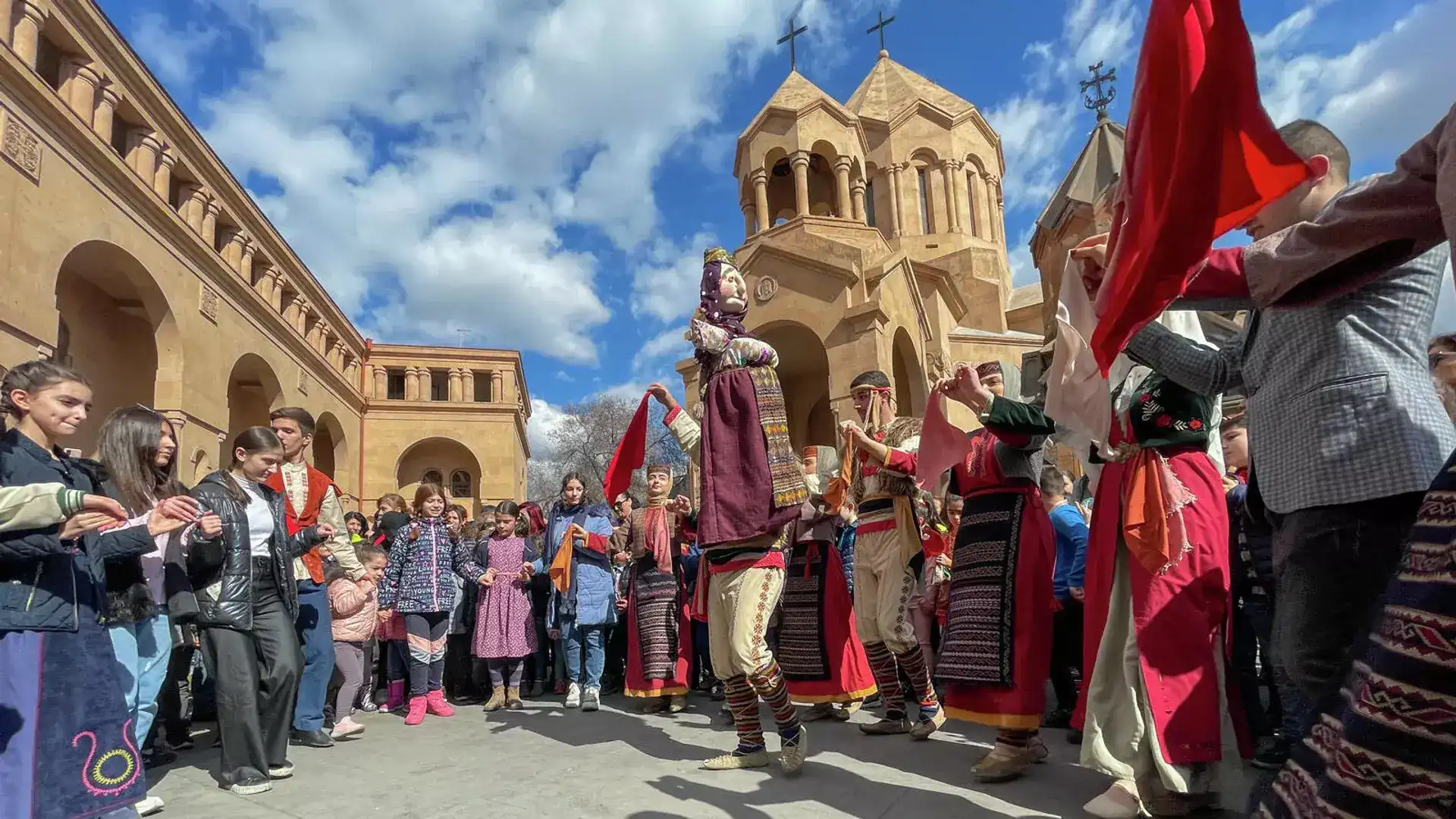 Այսօր մեր եկեղեցին  կը նշէ Բուն Բարեկենդանի տօնը