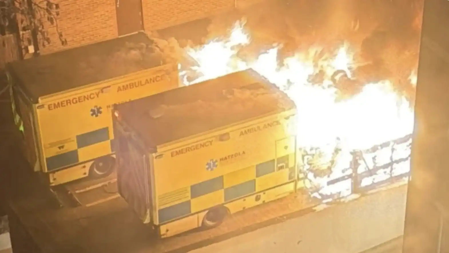 Լոնտոնի մէջ անյայտ անձինք հրէական համայնքին պատկանող շտապօգնութեան մեքենաներ հրկիզած են