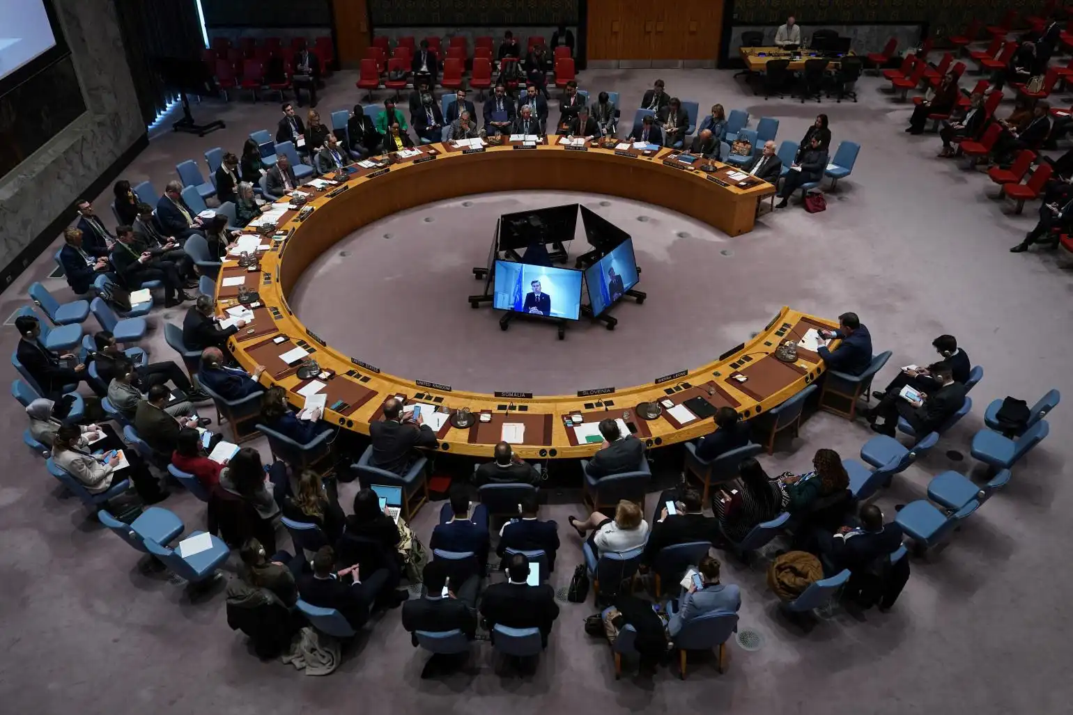 ՄԱԿ ԱԽ-ն բանաձեւ ընդունած է  դատապարտըլով  հարեւան երկիրներու վրայ Իրանի hարուածները