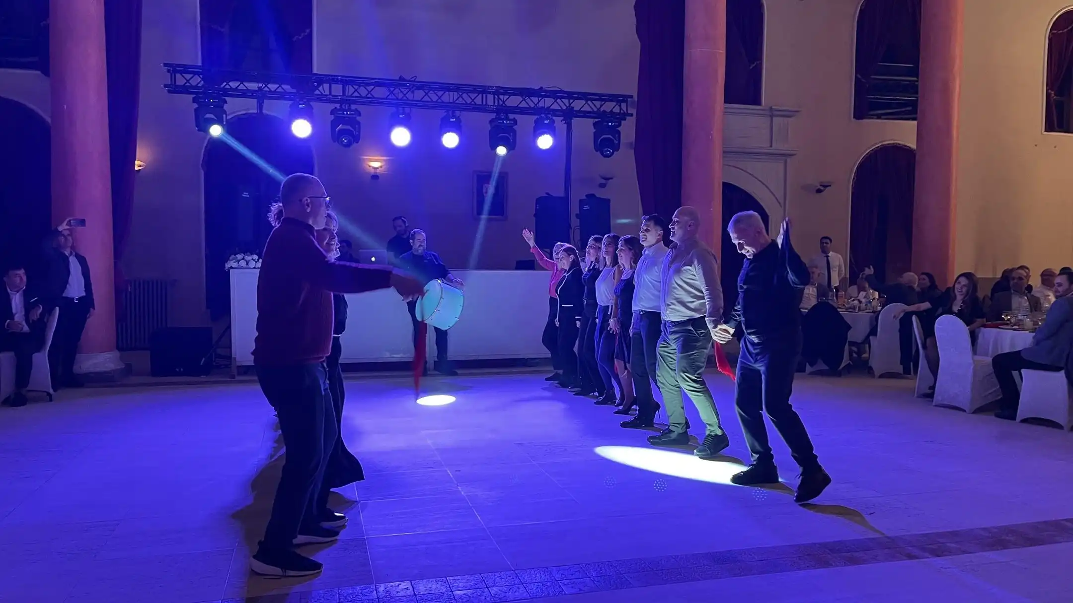 Պէզճեան Մայր վարժարանի Սանուց Միութիւնը սարքեց «Շուրջպար» կարգախօսով ճաշկերոյթ մը՝ Գումգաբուի մէջ 