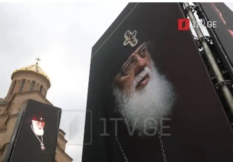 Ո՞ր միաբանները ներկայացուցած են Մայր Աթոռը Իլիա 2-րդի  յուղարկաւորութեան 