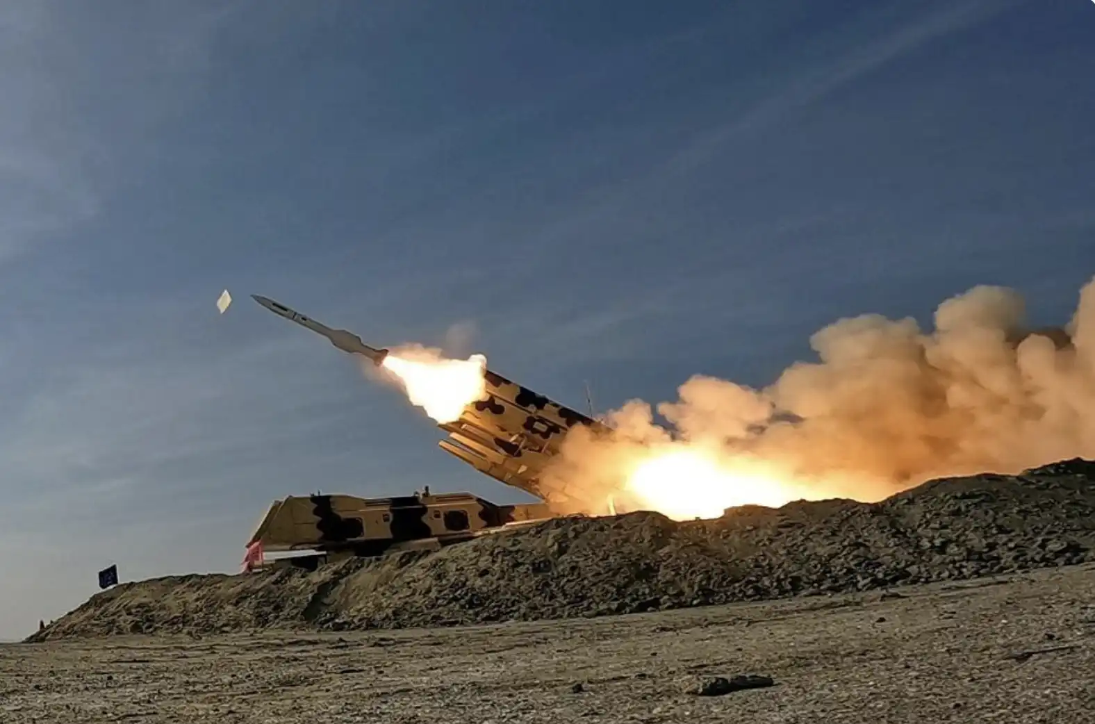 Իրան աւելի քան 100 հրթիռ արձակած է  Քաթարի ուղղութեամբ 