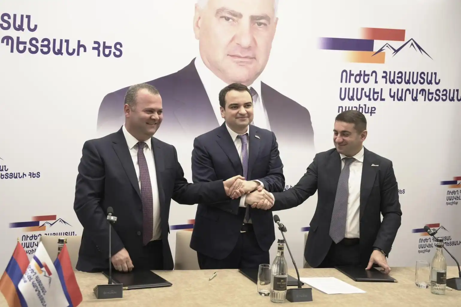 «Ուժեղ Հայաստան» կուսակցութիւնը դաշինք կազմած է երկու այլ ուժի հետ