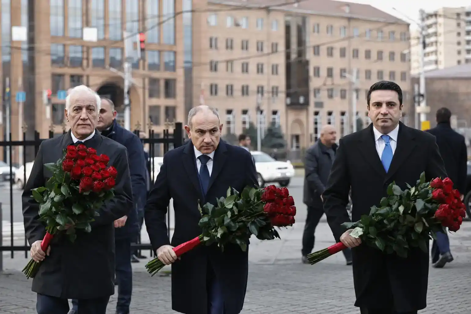  Վարչապետ Փաշինեան յարգած է մարտի 1-ի զոհերու յիշատակը 