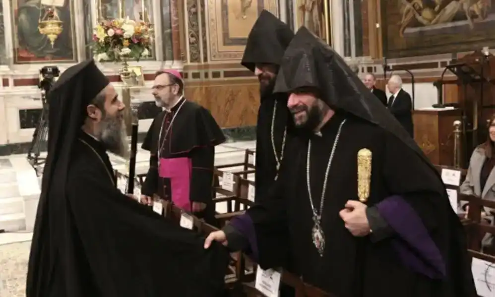 Աթէնք. Առաջնորդ Սրբազան Խորէն եպս. Առաքելեան մասնակցեցաւ Յունաստանի ազգային տօնին