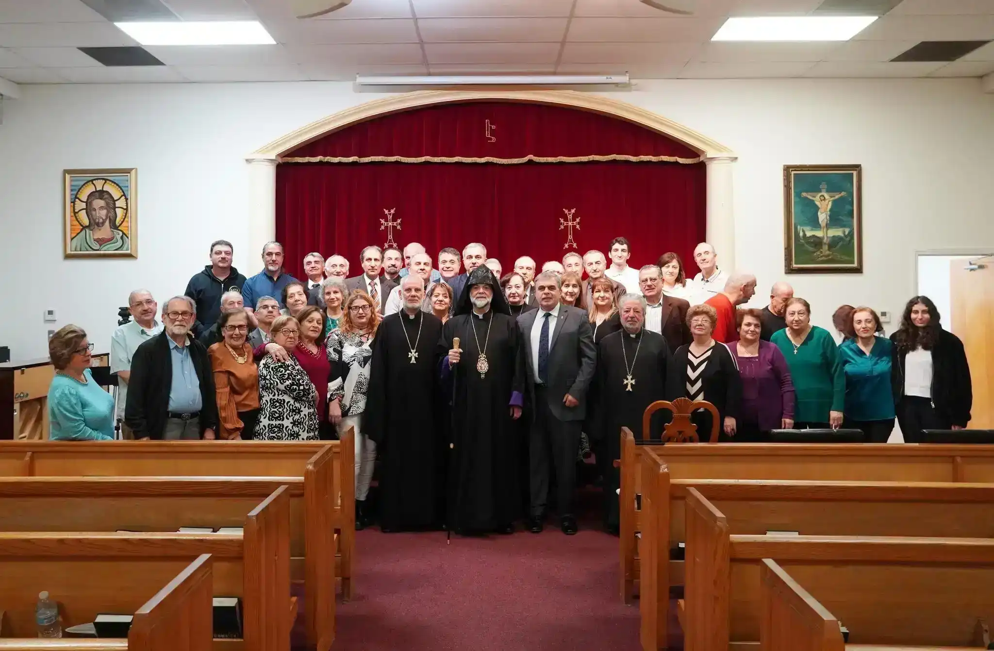 Մեծ Պահոց առթիւ Սրբազան Հայրը այցելած է Հայ Եկեղեցասիրաց Եղբայրակցութեան Կեդրոն