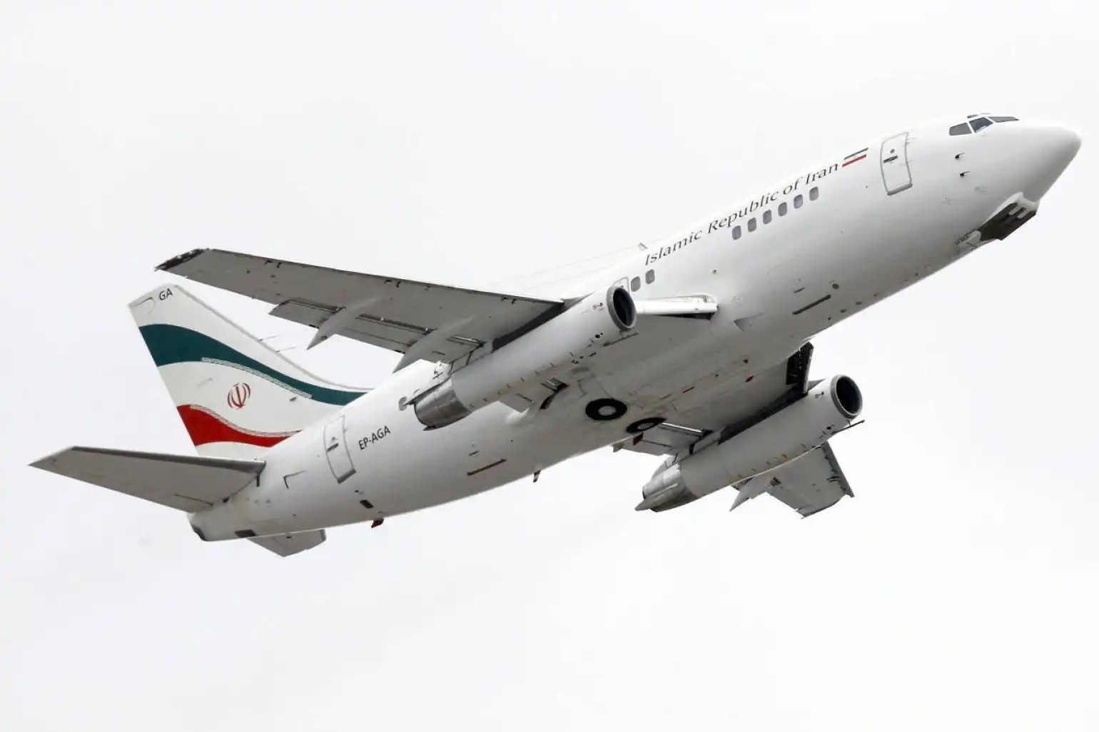 Իսրայէլի ռազմաoդային ուժերը Թեհրանի Մեհրապատ օդակայանին մէջ ոչնչացուած  են Իրանի գերագույն առաջնորդի օդանաւը