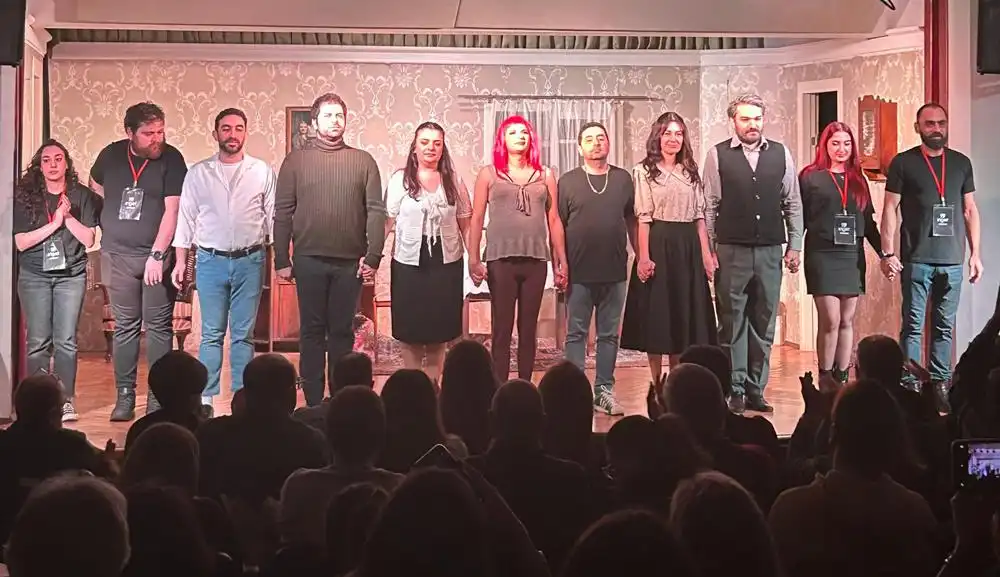 Պոլիս. «Ընկեր» թատերախումբի փայլուն ներկայացումը