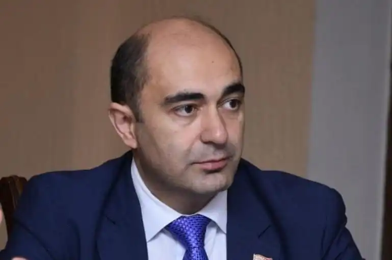 Լեռնային Ղարաբաղի կարգավիճակ. էտմոն Մարուքեան    Հայաստանի  ներկայացուցած վեց կէտերուն մասին խօսեցաւ 