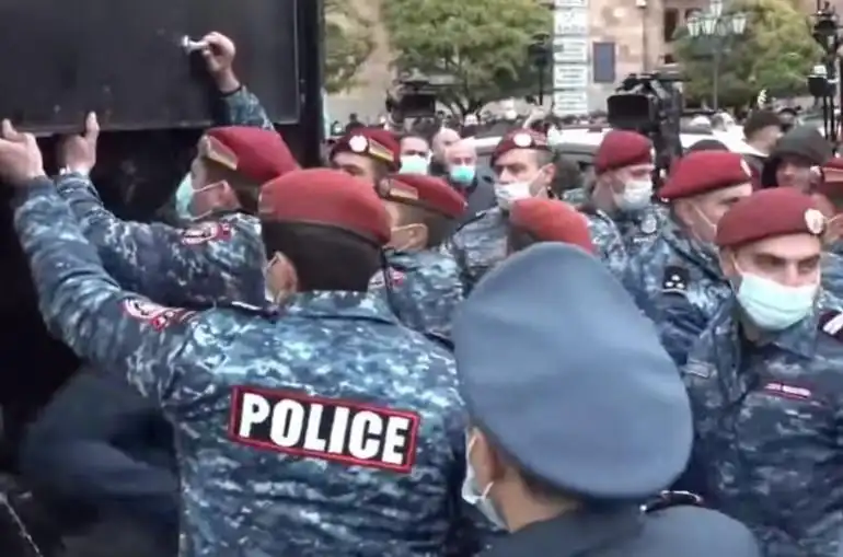 Այսօր բերման ենթարկուած է 24 ցուցարար 
