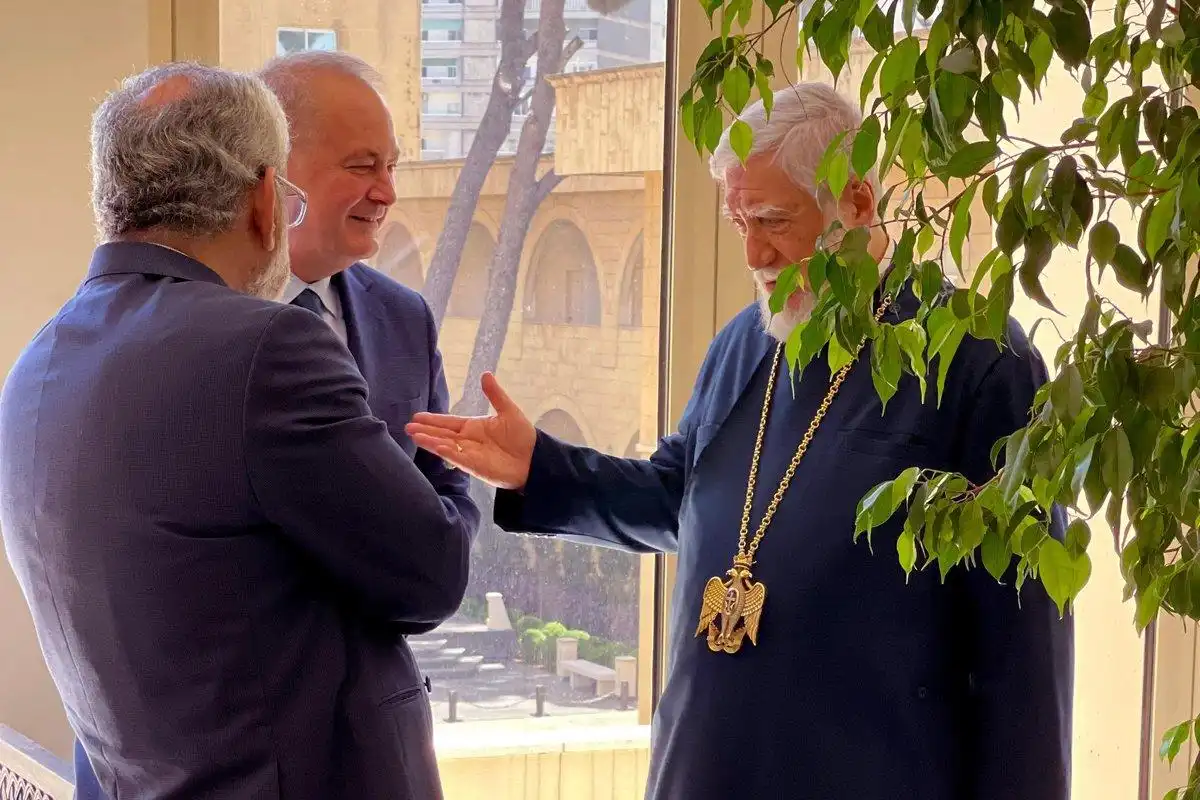 Արամ  Ա.  Վեհափառ ընդունած է  Լիբանանի մէջ Ռուսիոյ դեսպանը