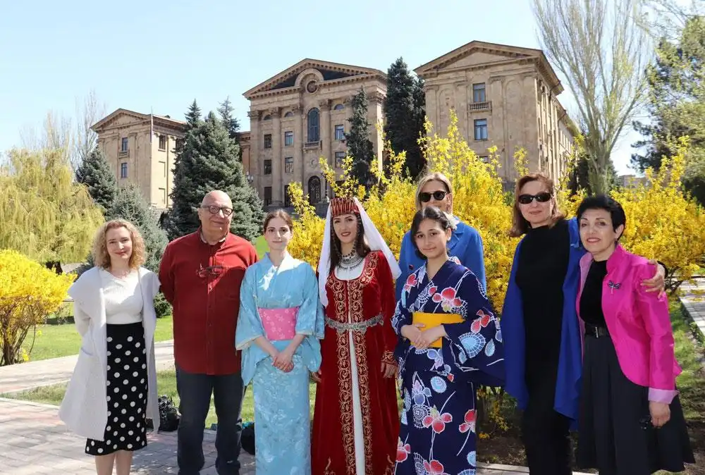 Հայաստանի սաքուրաներուն բոյրը