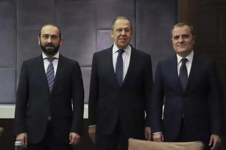 Հայաստանի, Ռուսիոյ եւ Ատրպէյճանի  ԱԳ նախարարները հանդիպած են 