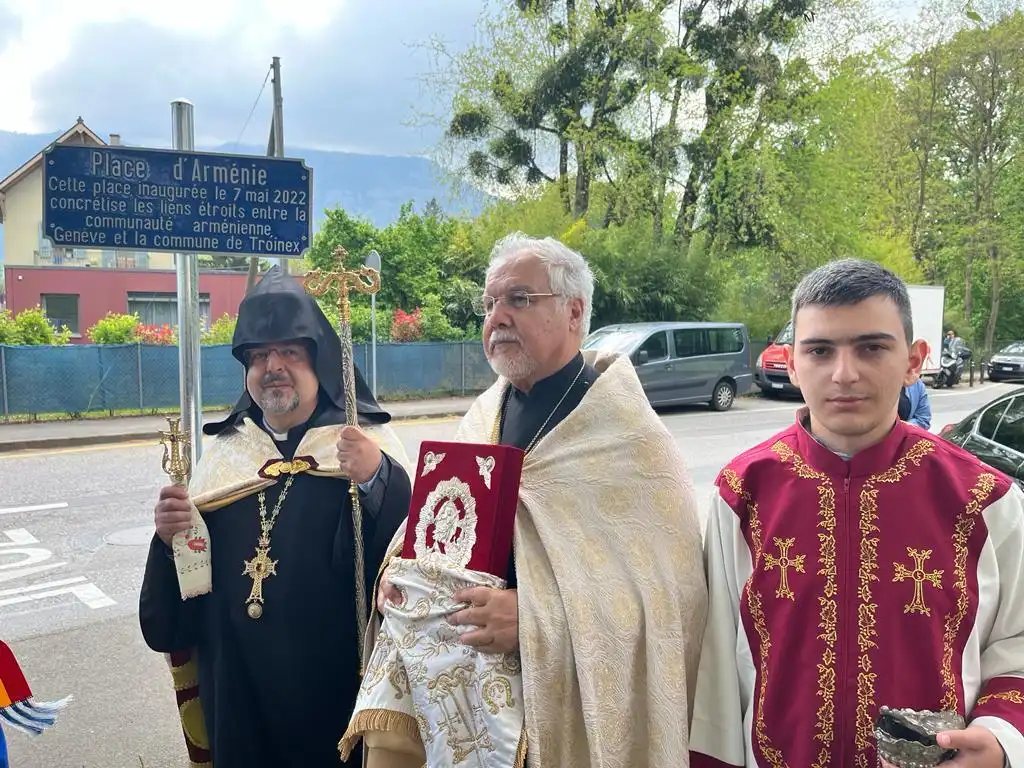   Ժընեւի  Թրուանէ  շրջանի հրապարակը  վերակոչուեցաւ ՝ Place d’Armenie   անունով  (Լուսանկար) 