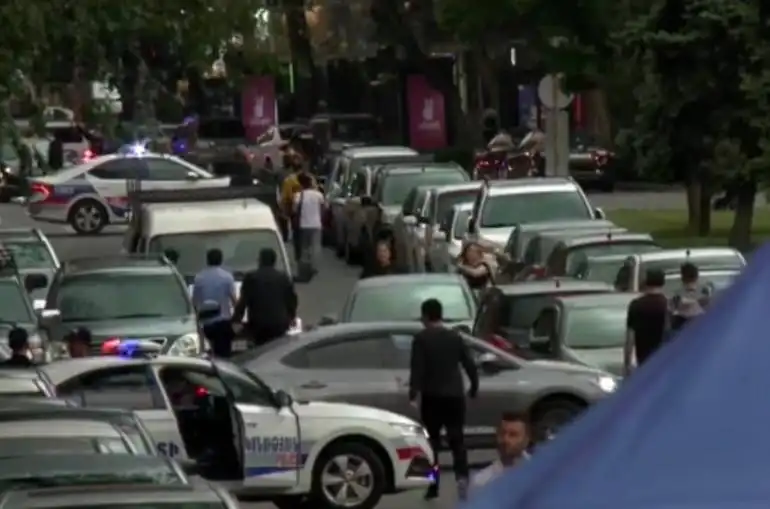 Երեւանի մէջ  բերման ենթարկուած են տասնեակ ցուցարարներ 