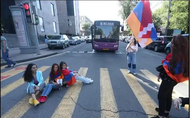 Այսօր  առաւօտուն Երեւանը  կաթուածահար էր 