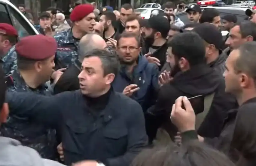   «Ամբողջ ոստիկանական  համակարգը հանած են մեր դէմ».Իշխան Սաղաթէլեան 