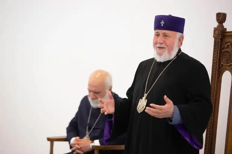 Վեհափառը յոյս ունի, որ  վերատեսութեան  կ'ենթարկուի «Հայոց եկեղեցւոյ  պատմութեան»  առարկայի  վերաբերեալ որոշումը