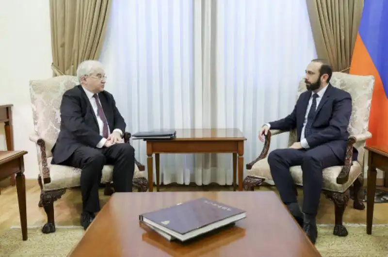 Միրզոյեան-Խովաեւ հանդիպում. Ներկայացուած  է հայ-ատրպէյճանեան կարգաւորման սկզբունքային հիմնահարցերը 