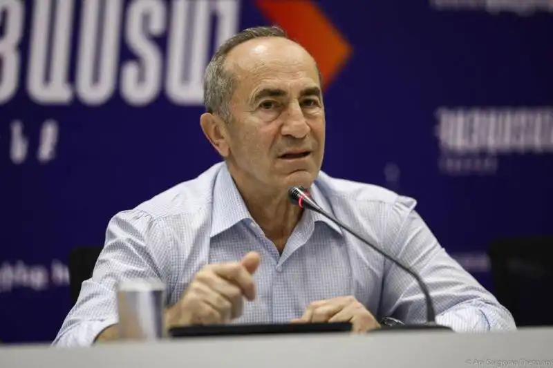 Քոչարեան  հանդիպած է «Հայաստան» դաշինքի պատգամաւորներուն 