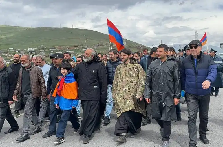 ՔՊ բարձրաստիճան անդամներ արդէն իսկ ներքին ուղերձներ կը յղեն, թէ ինչպէս կրնան միանալ մեզի. Բագրատ Սրբազան