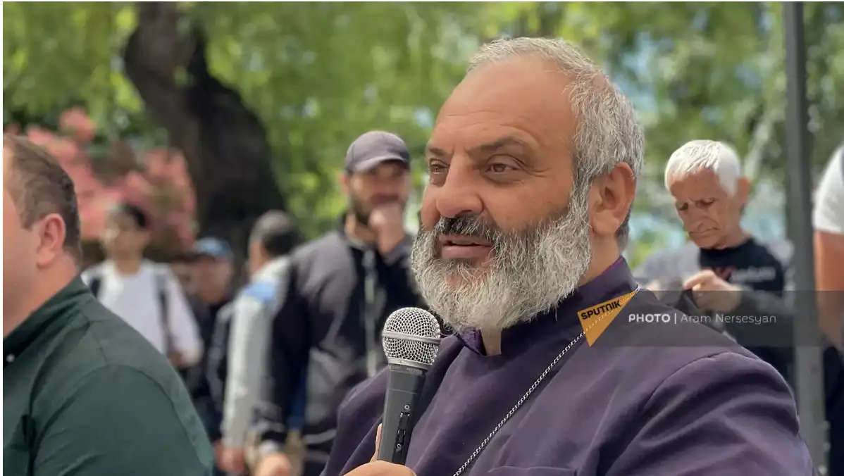 Սիսիանի մէջ ցոյցի մասնակիցներու նկատմամբ արցունքաբեր կազ կիրառուած է. Բագրատ սրբազան