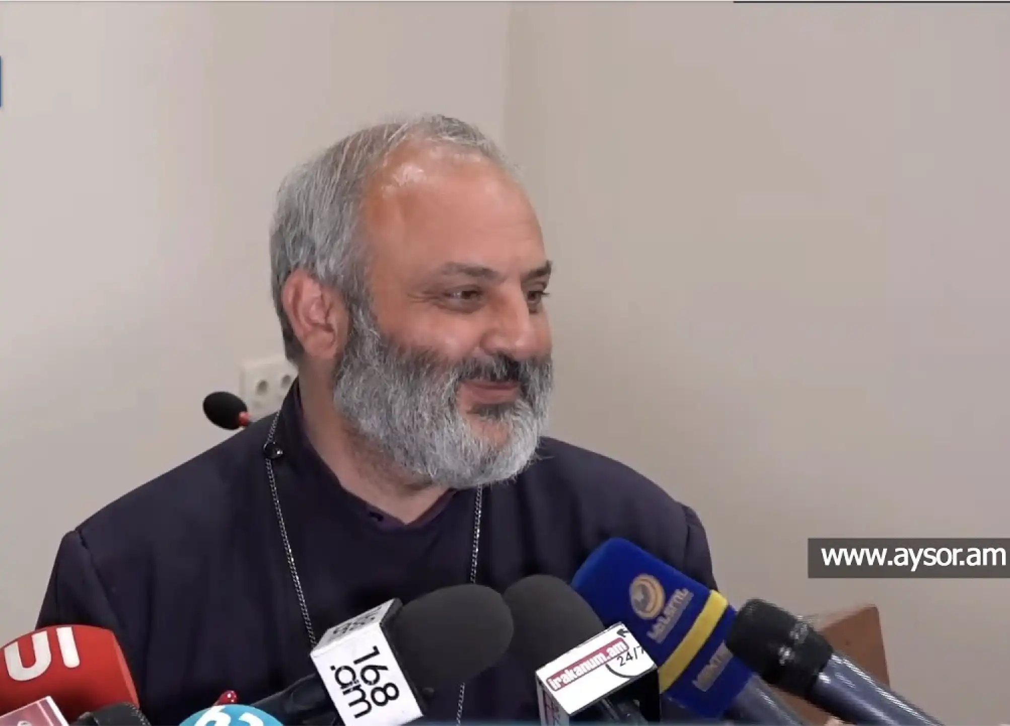 Բագրատ Սրբազան յորդորեց զինուիլ համբերութեամբ