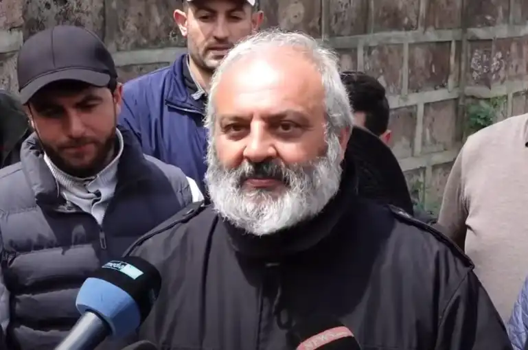 Ըստ  Բագրատ Սրբազանի  աջակիցներու թիւը կ՚աւելնայ 
