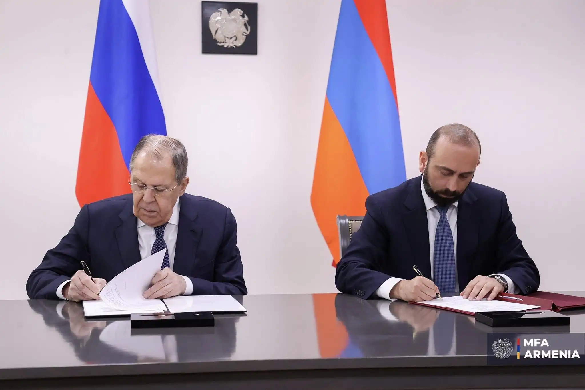 Միրզոյեան եւ Լաւրով խորհրդակցութիւններու ծրագիր ստորագրած են