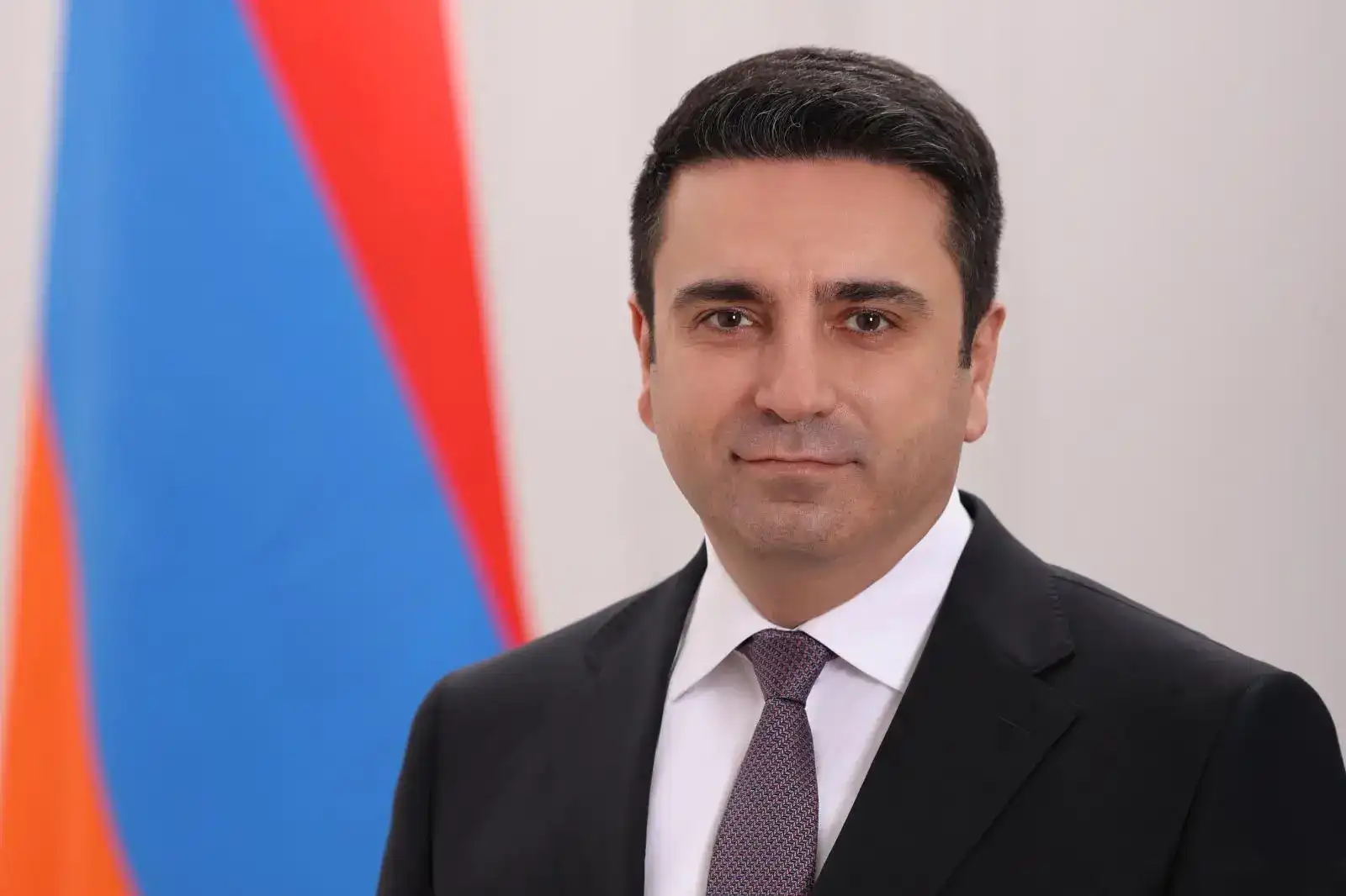 Խաղաղութիւնը կը պահանջէ խնամք. Ալեն Սիմոնեանի ուղերձը 