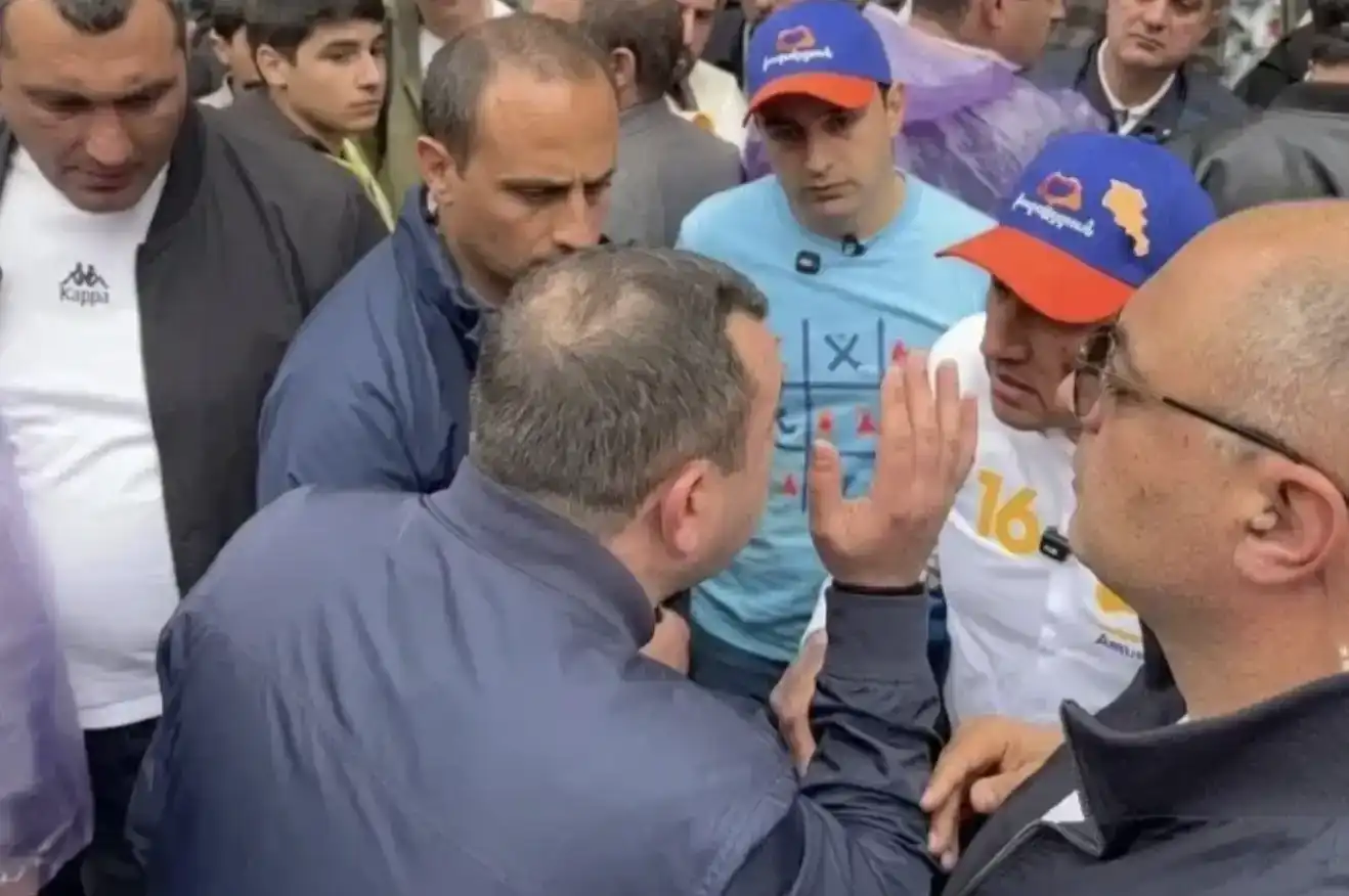 Փաշինեանի հետ վիճաբանած Արթուր Օսիպեանը կալանաւորուած է