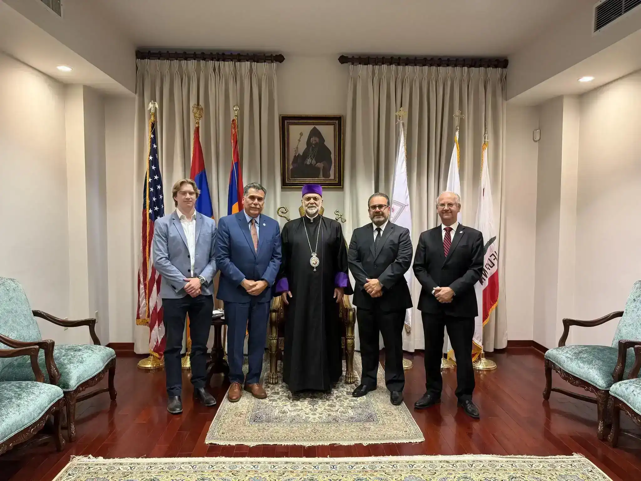Լոս Անճելըսի ոստիկանութեան պետին այցը՝ Ազգային Առաջնորդարան 