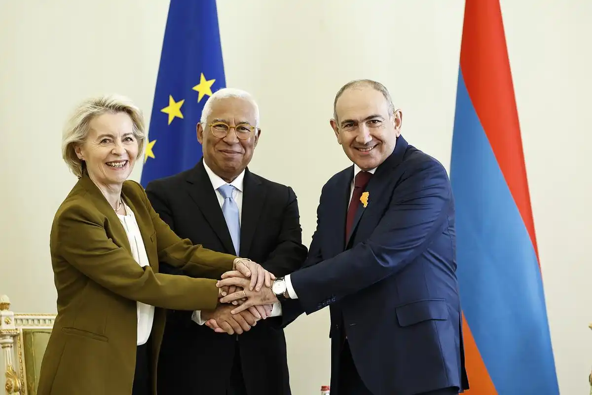 ՀՀ-ԵՄ առաջին գագաթնաժողովի արդիւնքներով ընդունուած է համատեղ հռչակագիր