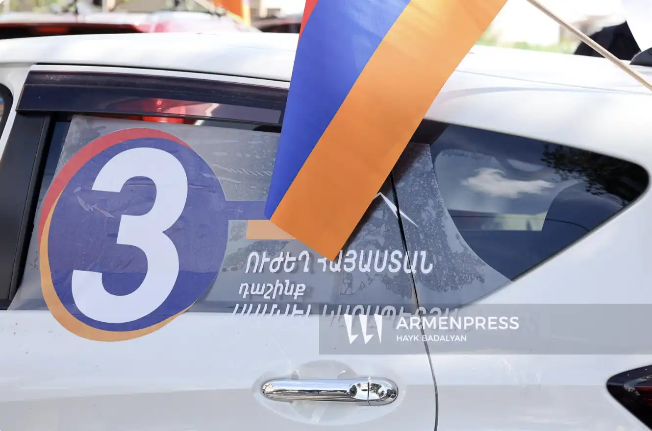 Աւանի մէջ խուզարկած են «Ուժեղ Հայաստան»-ի գրասենեակները. 5 անձ ձերբակալուած է