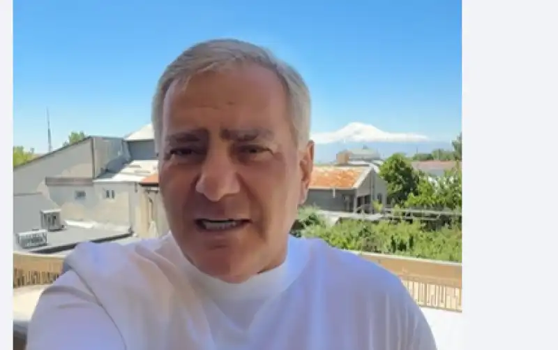 «Սա ընտրութիւն է  Կոմիտասի եւ Վարչապենտի միջեւ»