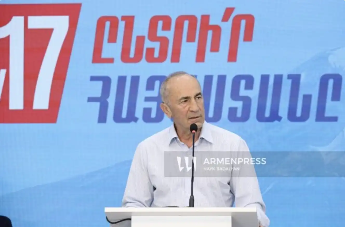 Ռոպերթ Քոչարեանը կը կարծէ` Հայաստանը չի կրնար արդիւնաւէտ գիւղատնտեսութիւն կամ արդիւնաբերութիւն ունենալ առանց մեծ շուկաներու