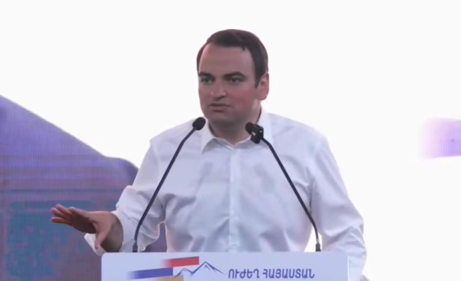 Սամուէլ Կարապետեանի առաջարկն է՝ Էջմիածինը դարձնել յատուկ քաղաք՝ Վատիկանի ու Երուսաղէմի նման․ Նարեկ Կարապետեան