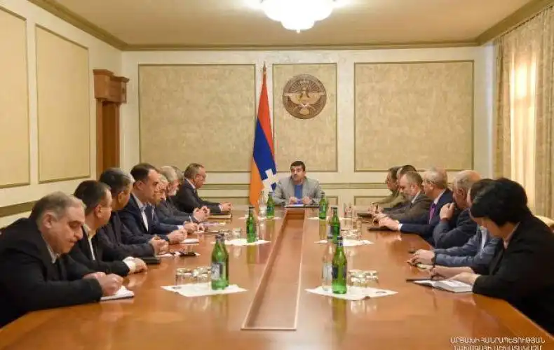 Արայիկ Յարութիւնեան խորհրդակցութիւններ կ՚ունենայ