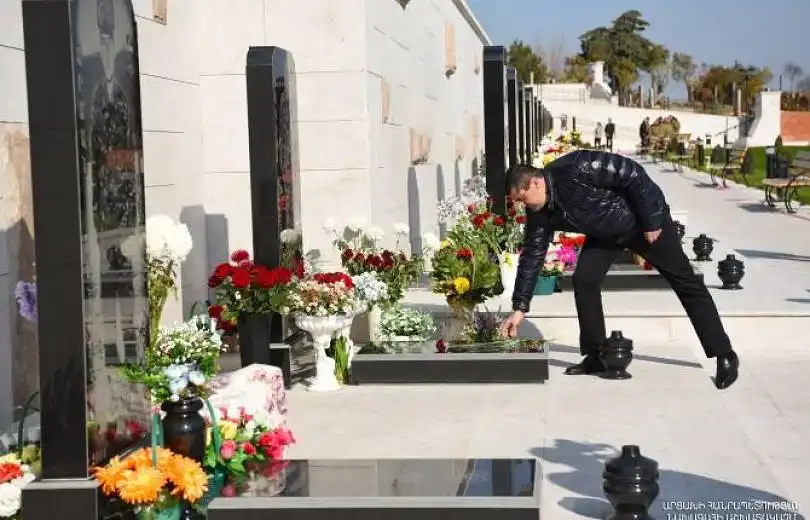 Արցախի նախագահը յարգանքի տուրք մատուցեց 44-օրեայ զոհերու յիշատակին 