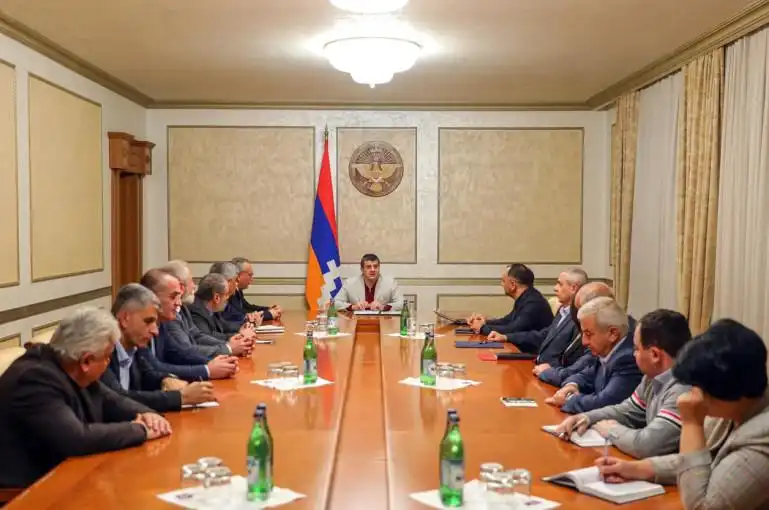 Արցախի  նախագահը  խորհրդակցութեան նիստ  կայացուցած է 