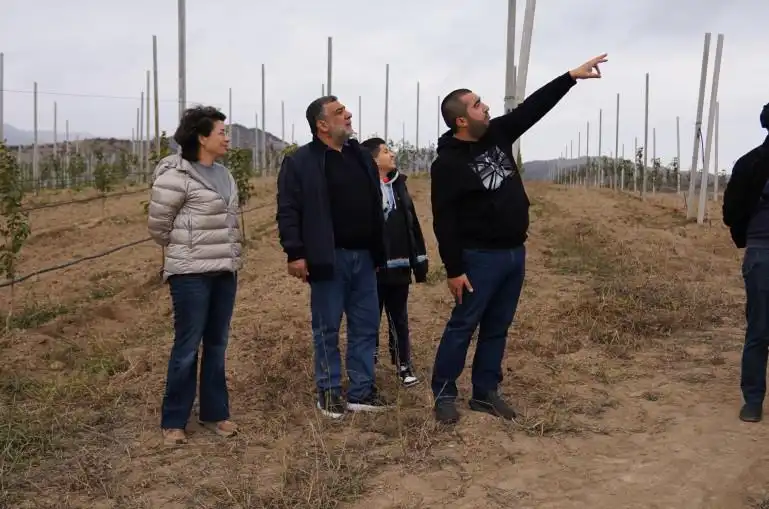 Ռուբէն Վարդանեան իր ընտանիքի անդամներուն հետ այցելած է Ասկերան 