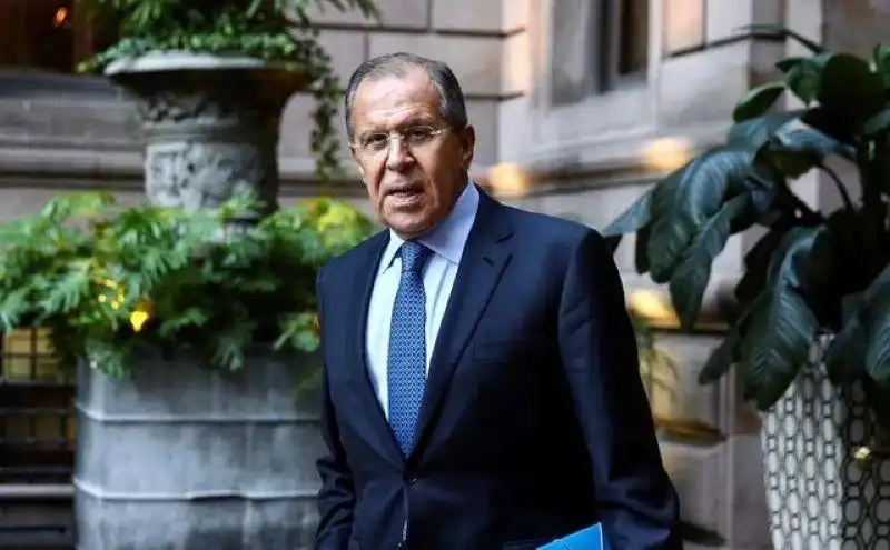 Լաւրով Երեւան պիտի ժամանէ